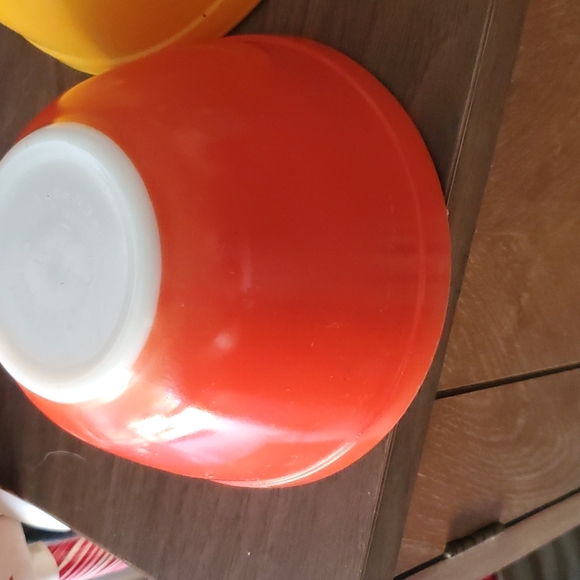 Vintage Pyrex Nesting Bowl Set. - Picture 5 of 6